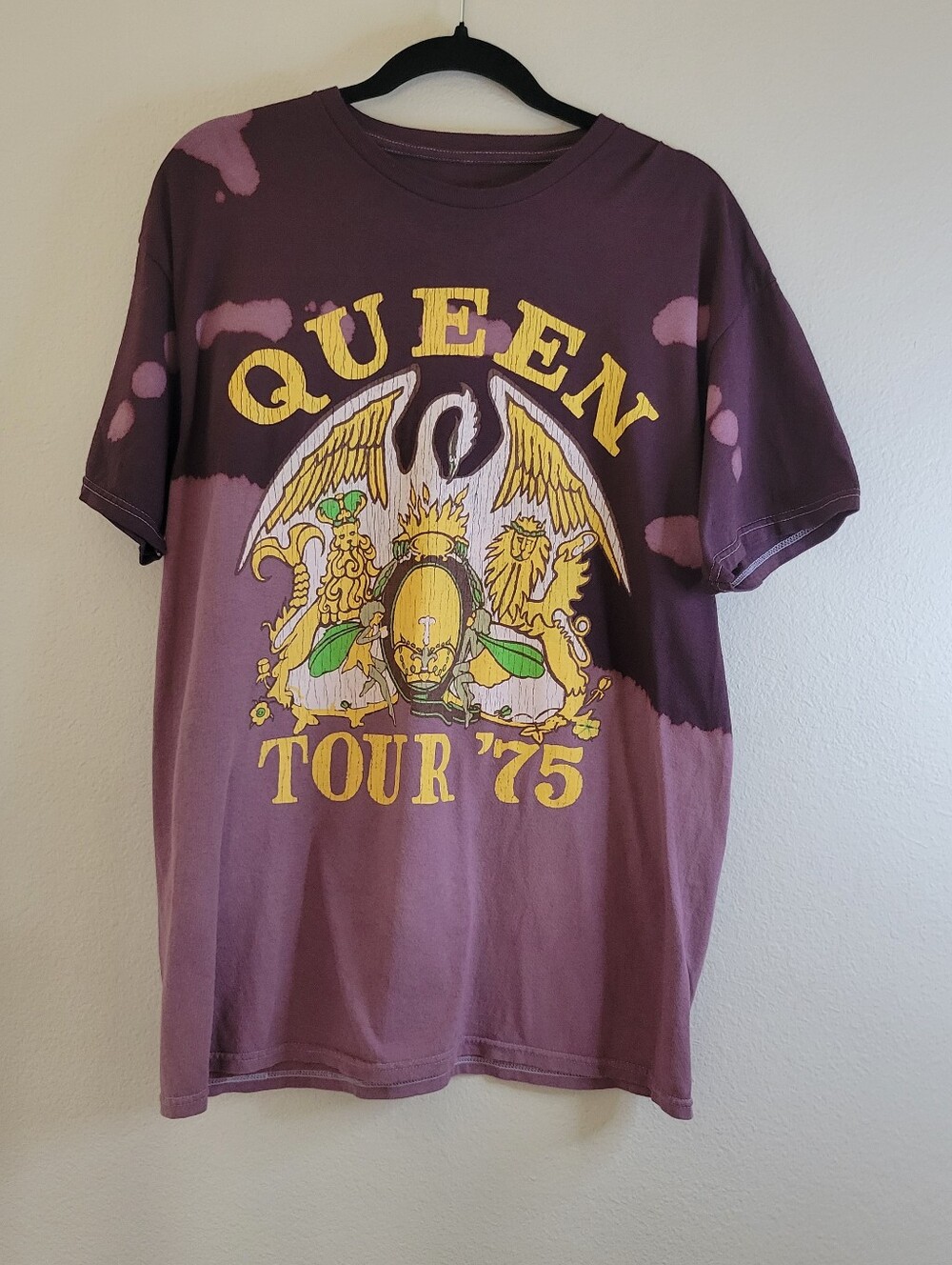 Queen Official Merch Purple Tie-Dye 'Tour '75' Graphic Tee Large.